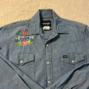 Custom embroidered Pearl Snap